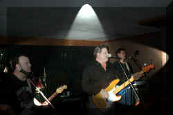 dave-doug-tom2.jpg (37652 bytes)