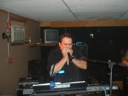 Pete rocks on the harp!
